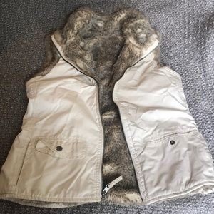 Reversible faux fur and khaki zipper vest
